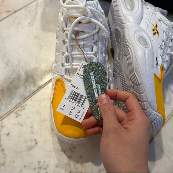 Reebok Unisex-Adult Solution Mid Basketball Shoe, size 7 White / Yellow New - Picture 4 of 6